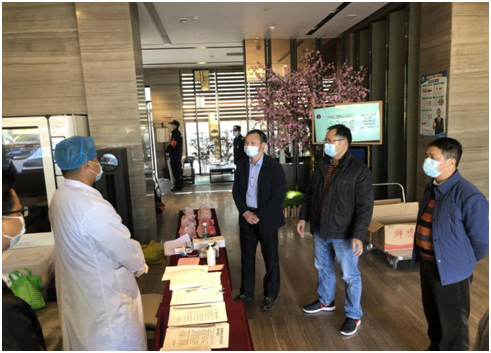 南沙区纪检监察干部检查盈港国际酒店接受湖北籍来穗人员情况